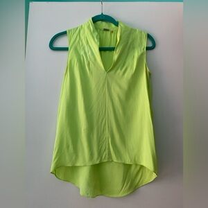 Elie Tahari Contoured V neck shirt, XS